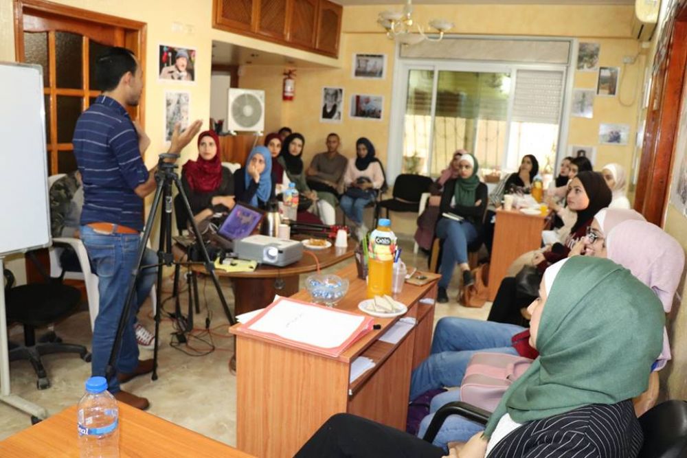 "يبوس" تنظم ورشة تدريبية حول  مهارات التصوير والمونتاج للطلبة الجامعيين في نابلس